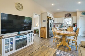 House (5 Bedrooms) | Interior