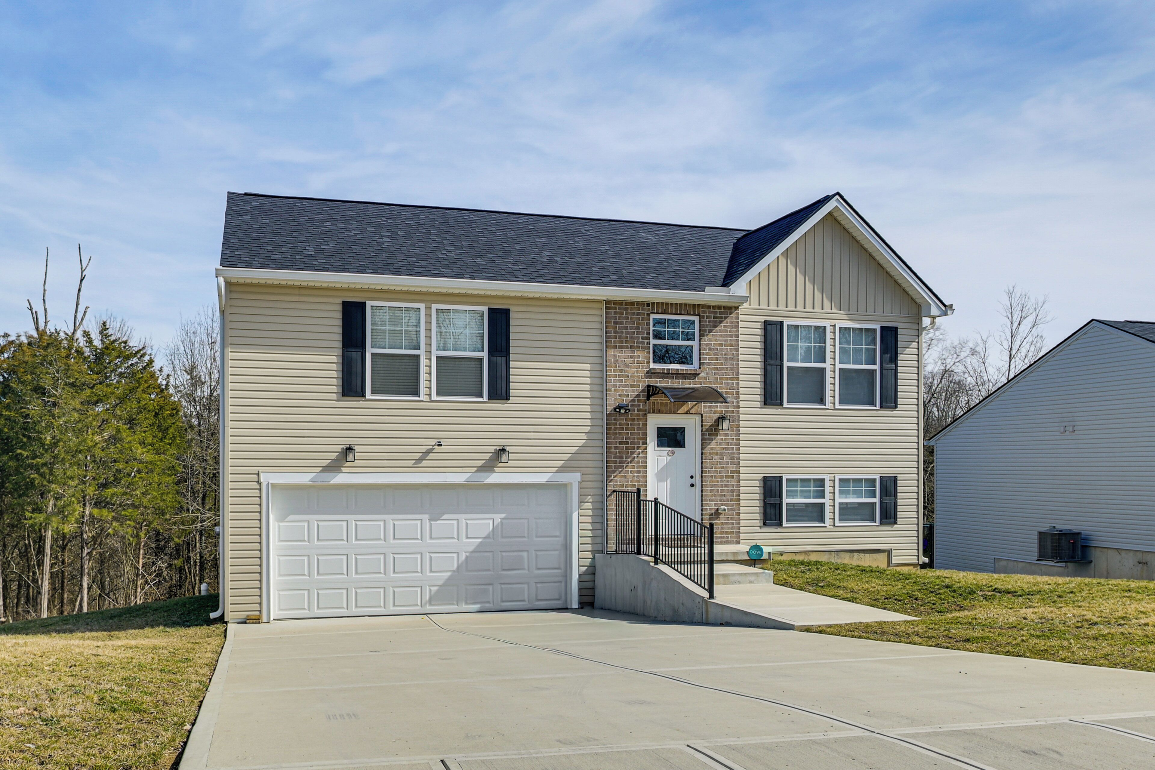 House (5 Bedrooms) | Interior