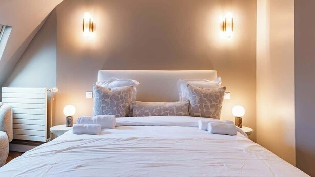 3 bedrooms, iron/ironing board, travel cot, WiFi - Spacious designer apartment in the attic, Paris 16th arrondissement (Paris)
