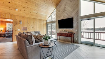 House (5 Bedrooms) | Front of property