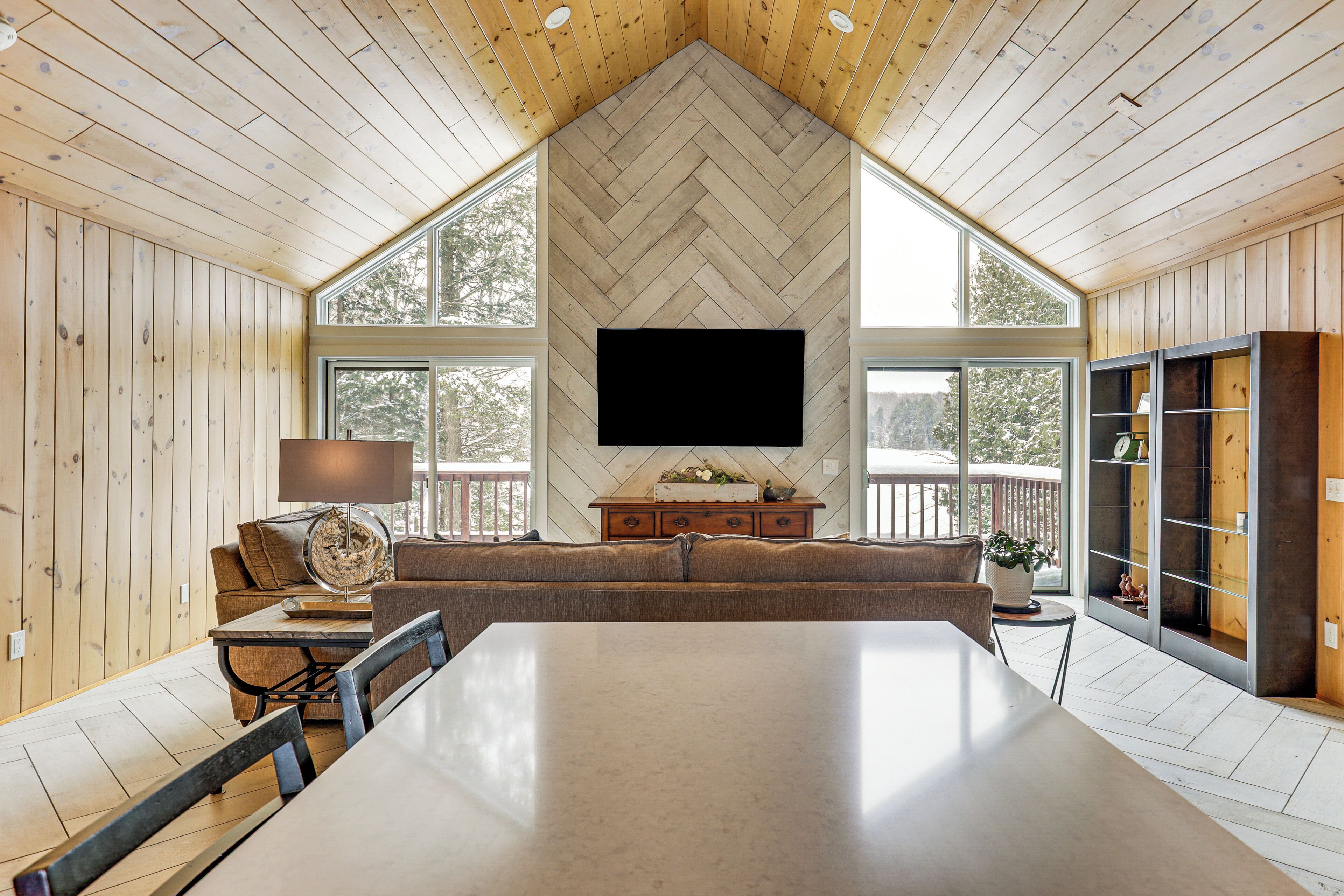 House (5 Bedrooms) | Interior