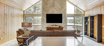 Sauna & Game Room! Tranquil Retreat on Grace Lake