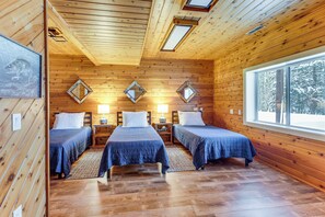 House (5 Bedrooms) | Interior