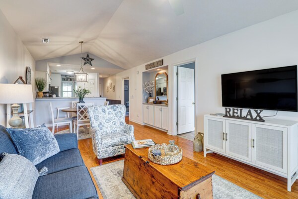 True Blue Golf Condo W/ Pool, Hot Tub & Beach Pass - Georgetown, SC