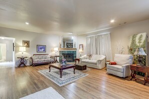 House (6 Bedrooms) | Interior - Rural Group Getaway w/ Creek Access in Berryville! (Berryville)