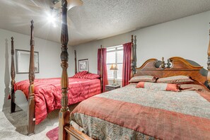 House (6 Bedrooms) | Interior - Rural Group Getaway w/ Creek Access in Berryville! (Berryville)