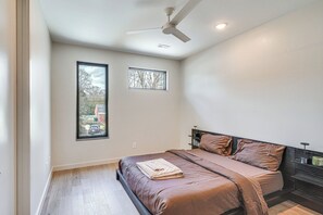Apartment (2 Bedrooms) | Interior - 2 Mi to Wakemed: Modern Raleigh Duplex w/ Yard (Raleigh)