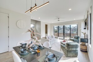 Interior - 2 Mi to Wakemed: Modern Raleigh Duplex w/ Yard (Raleigh)