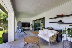 House (5 Bedrooms) | Interior