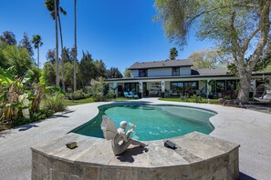 House (5 Bedrooms) | Front of property