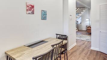 Nhà (2 Bedrooms) | Nội thất