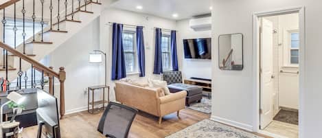 House (2 Bedrooms) | Front of property