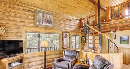 Wild Adventures in Eureka! Amish-crafted Cabin
