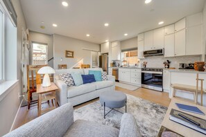 House (1 Bedroom) | Interior - Mini Pearl Sleek Seattle Gem 3 Mi to Lumen Field (Seattle)