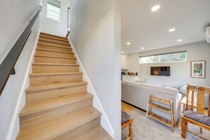 House (1 Bedroom) | Interior - Mini Pearl Sleek Seattle Gem 3 Mi to Lumen Field (Seattle)