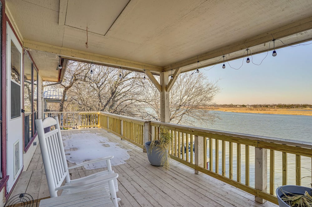 5 Mi to Granbury Square: Waterfront Escape w/ Dock - Tolar, TX