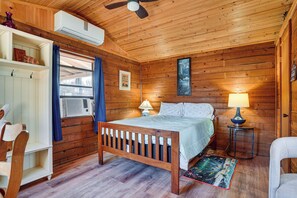 House (3 Bedrooms) | Interior - 5 Mi to Granbury Square: Waterfront Escape w/ Dock (Granbury)