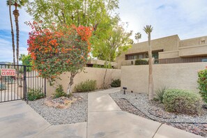 Interior - 2 Mi to Dtwn! Snowbird Gem w/ Pool in Palm Springs (Palm Springs)