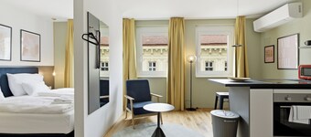Premium Apartments with Air Conditioning - Doverys yard