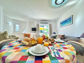 Dining - ALBUFEIRA BALAIA GOLF VILAGE 8 WITH POOL by Homing (Albufeira)