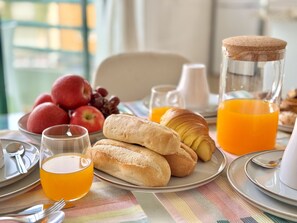 Breakfast meal - VILAMOURA CENTRAL BEACH  1  WITH POOL by HOMING (Vilamoura)
