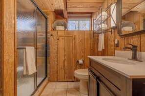Hair dryer, towels - Acorn Lodge On Lake Aspen by Innsbrook Vacations! (Innsbrook)