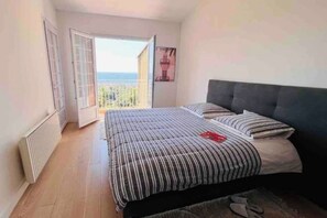 2 bedrooms, iron/ironing board, Internet, bed sheets - Golf Juan - Vallauris / Exceptional south-facing sea view (Vallauris)