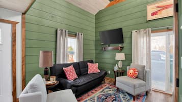 Cottage, 1 Bedroom | Living area
