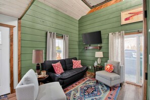 Cottage, 1 Bedroom | Living area | Smart TV, streaming services - Modern Arts District Loft With Boat Parking 1 Bedroom Cottage (Somerset)
