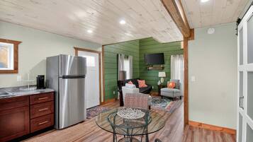 Cottage, 1 Bedroom | Living area