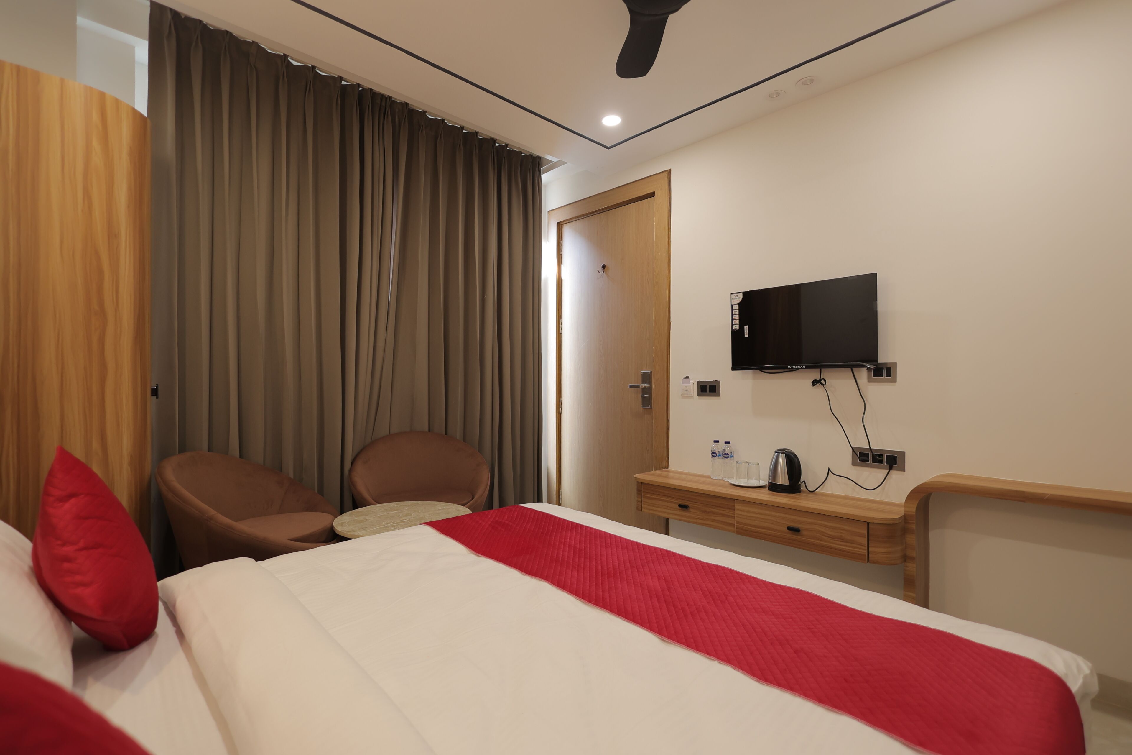 Deluxe Room, City View