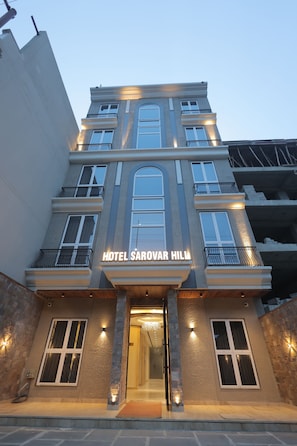 Exterior detail - Hotel Sarovar Hill (Rishikesh)