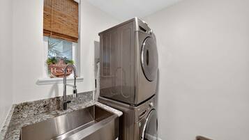 Maison, 3 chambres | Intérieur