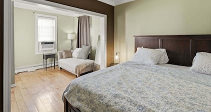 Cozy Pleasantville Retreat Unit 2 2 Bedroom Apts