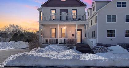 Cozy Pleasantville Retreat Unit 2 2 Bedroom Apts