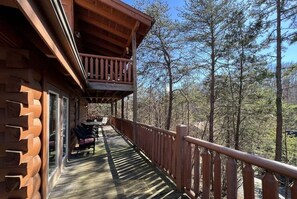 Cabin, 3 Bedrooms | Teres/patio