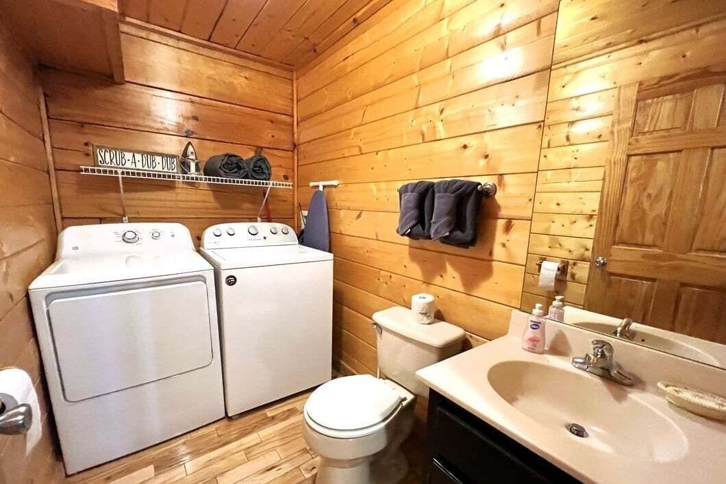 Cabin, 3 Bedrooms | Bathroom | Towels