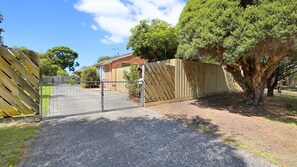 Property grounds - Cowes Monash Hideaway (Cowes)