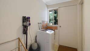 Interior - Cowes Monash Hideaway (Cowes)