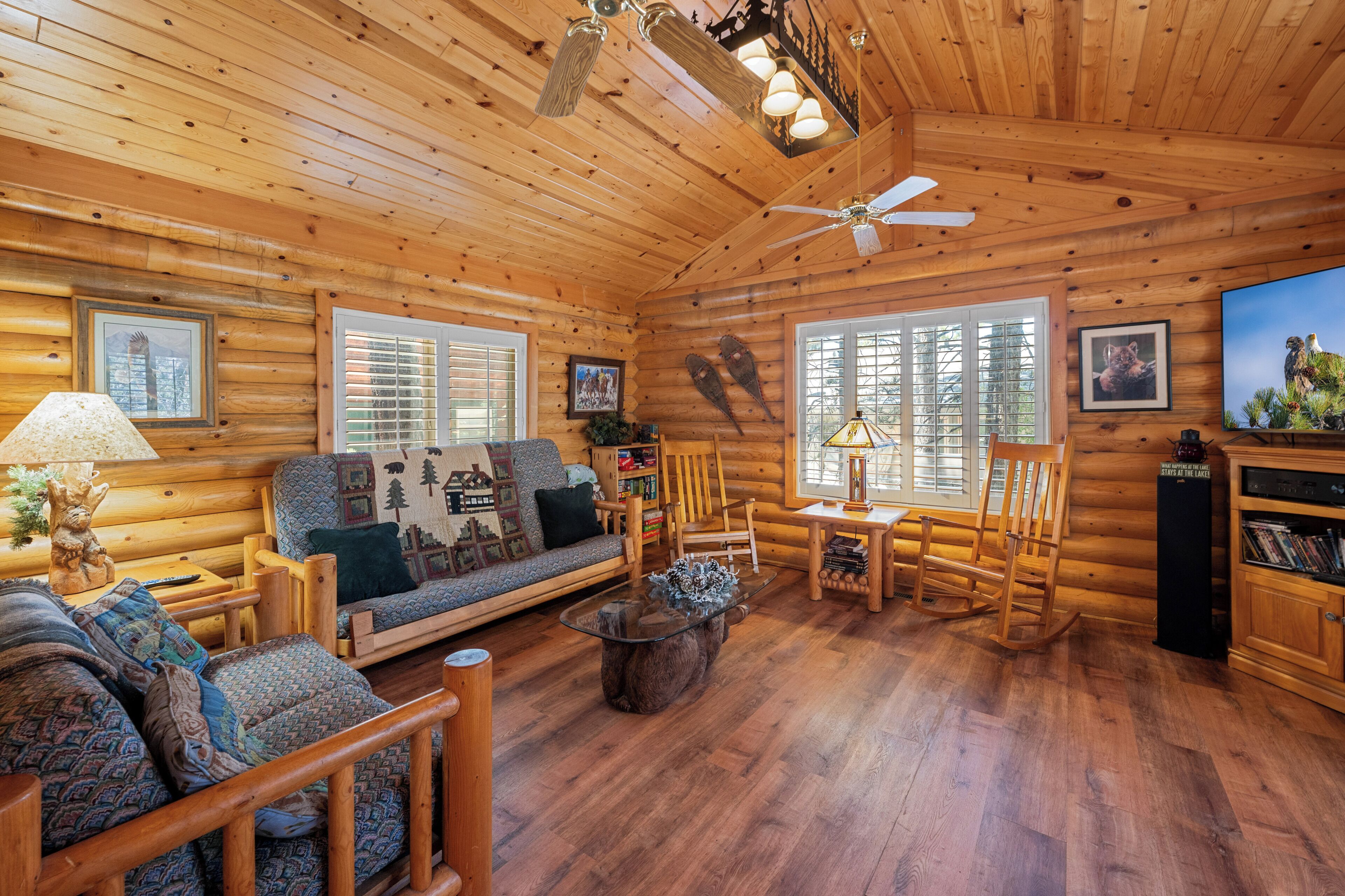 Smart TV, fireplace, DVD player, ping pong