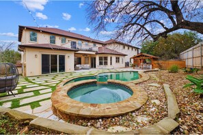 Pool - 1110 Terjo Ln (Austin)