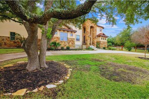 House, Multiple Bedrooms, Private Pool | Property grounds - 1110 Terjo Ln (Austin)