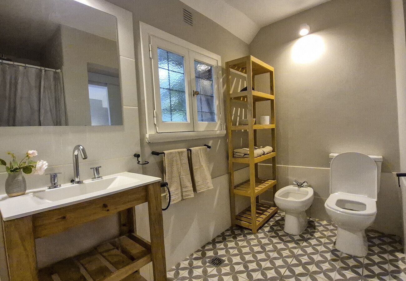 Shower, bidet, towels