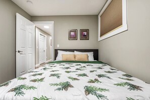 Apartment, 2 Bedrooms - Newly Renovated 2 Bedroom Basement Suite (Calgary)