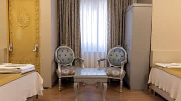 Deluxe Room | Egyptian cotton sheets, premium bedding, minibar (some free items)