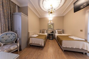 Familien-Vierbettzimmer, Blick auf den Innenhof