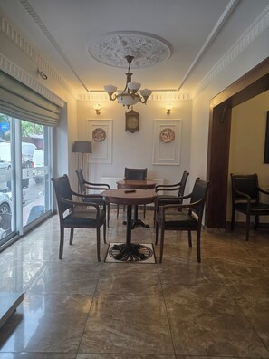 Free daily buffet breakfast  - Hotel Umit 2 (İstanbul)