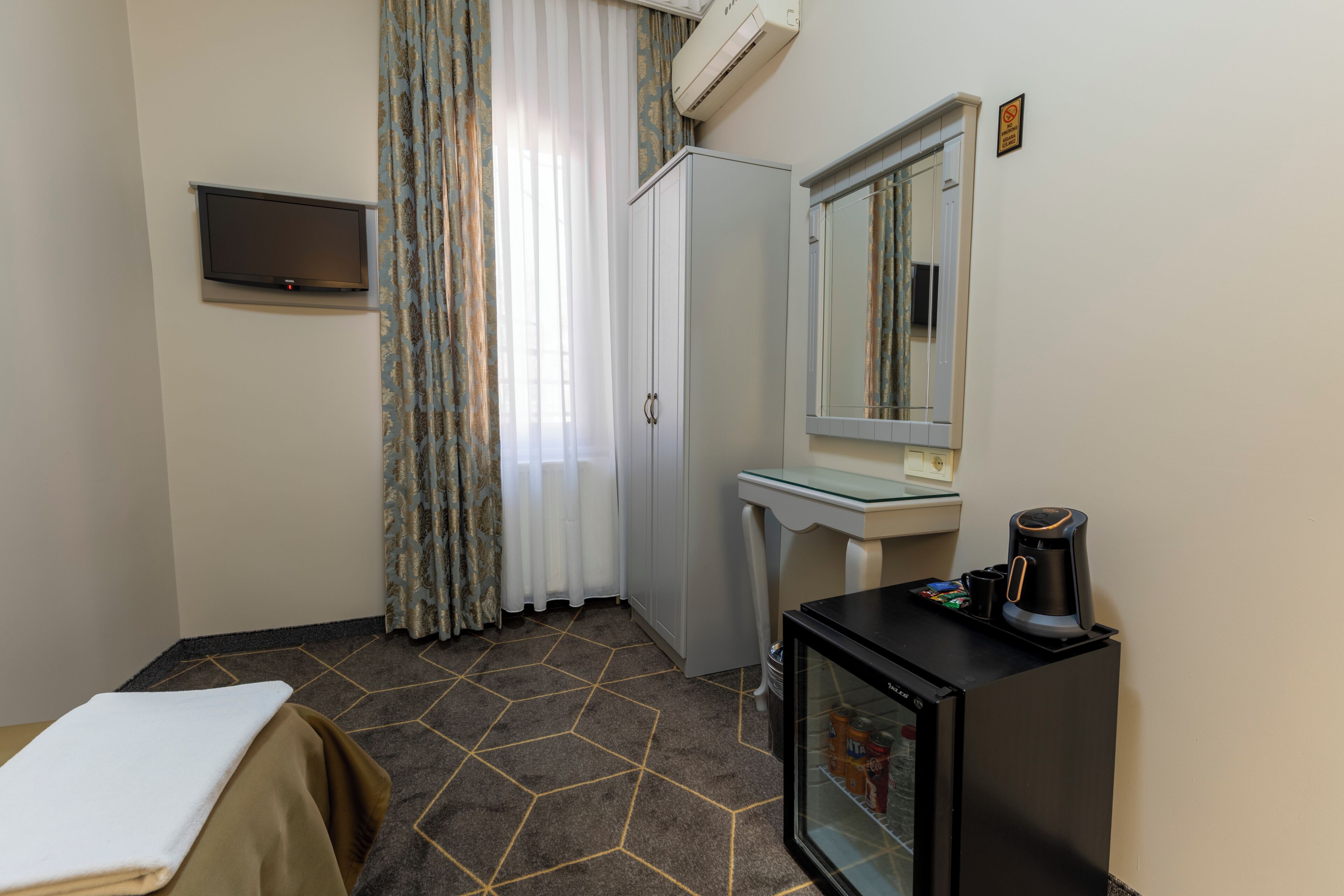 Standard Single Room | Egyptian cotton sheets, premium bedding, minibar (some free items)