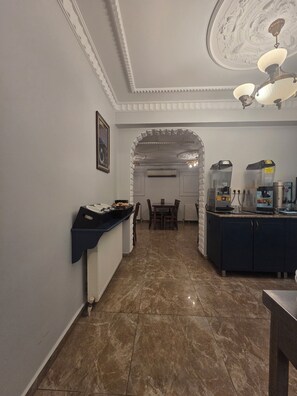 Gratis morgenmadsbuffet hver dag