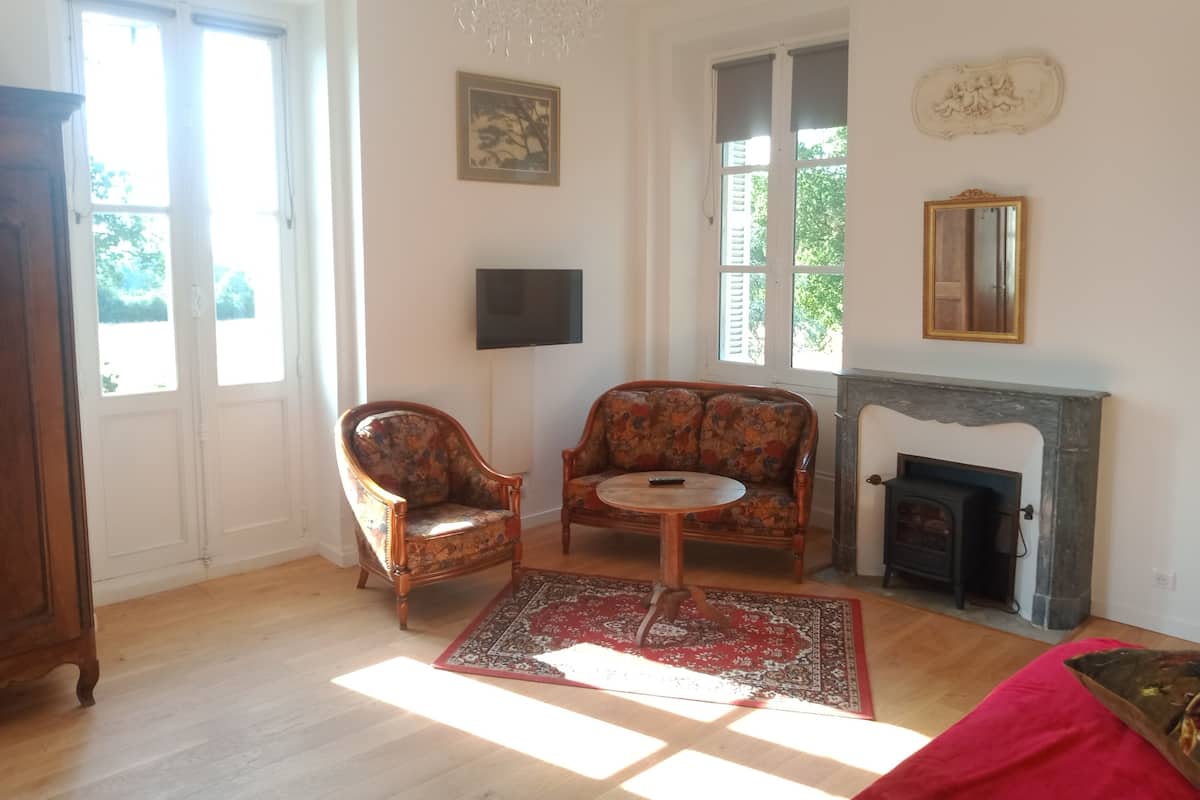 Suite 1 King Bed with Balcony | Interior